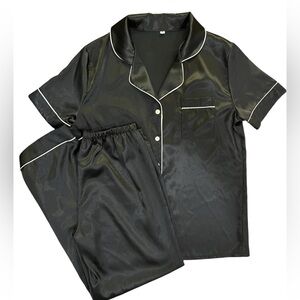 Satin Short Sleeved Two Piece Pajama Set Stretch Black White Size Small
